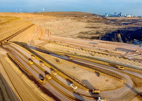 找矿大会战！1.52万余人齐聚新疆“找宝藏”