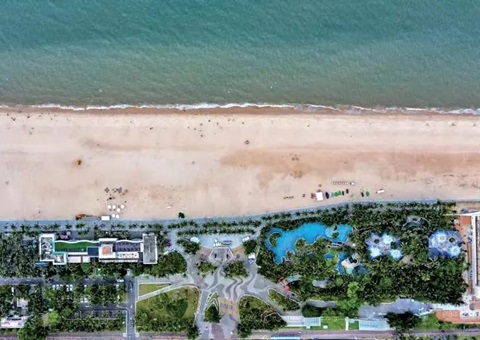 ？谑姓涡薷春Ｍ濉、滨海湿地，，，修建绿色长廊，，，海域生态情形获得显著改善——“蓝色海湾” 实现“滩净湾美”