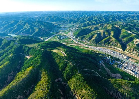 陕西：：科学修复治理 让土地资源“重生”